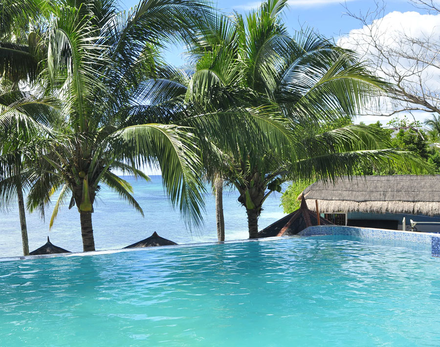 Resort in Bohol with infinity swimming pool