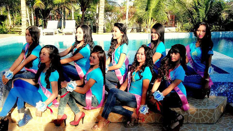 Miss Virgen 2015 group photo hosted at FloWer Beach Resort